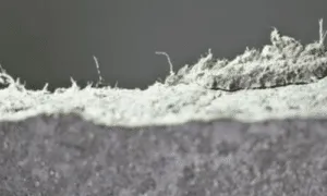 particelle di amianto in un manufatto in eternit